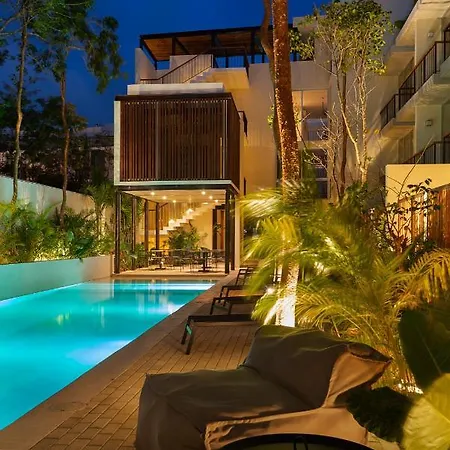 Luxury Condo For 4 With Access To Pool - A203